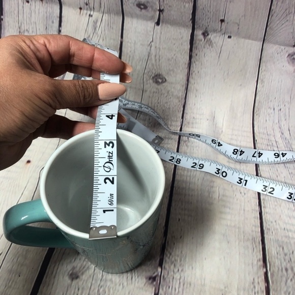 Roobee Aqua Giraffe Print Mug - Picture 3 of 6